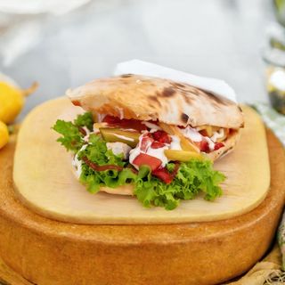 Meniu sandwich piept de pui / snitel de pui