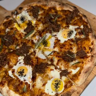 Pizza De Rabo De Toro