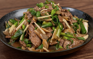 Beef With Fresh Ginger And Spring Onions (rice included)