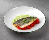 Biban de mare cu tomate cherry și sos de cocos