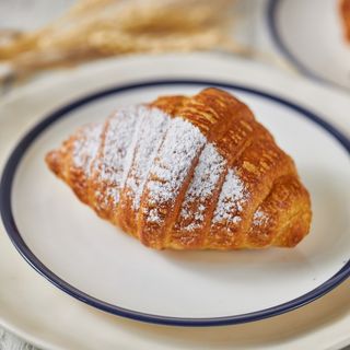 კრუასანი მოხარშული კრემით 