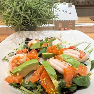 INSALATA MAZZANCOLLE E SALMONE