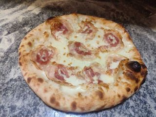 Pizza bianca pancetta e grana