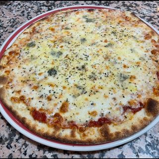Pizza cuatro quesos (30 Cm.)