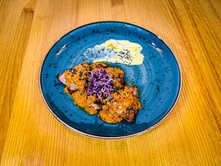 ABANICO IBÉRICO CON SALSA DE JABUGUITOS