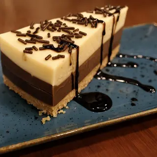 Tarta De Tres Chocolates