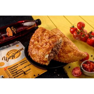 Чебурек с мраморной говядиной и зеленью (средний 100 гр) 