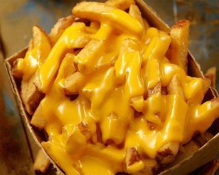 Batatas Fritas com Queijo