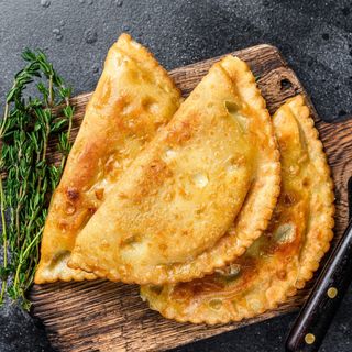 Чебурек "кримський" З М'ясом, Сиром Та Помідорами Н/ф (500г)