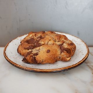 Chocolate Chip & Nuts Cookie 150g