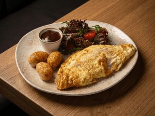 Сирний омлет з ковбасками (250g)