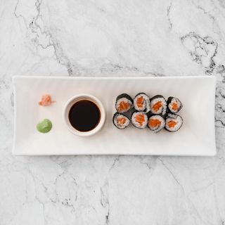 S2(S). Maki De Salmón (8 Uds.)