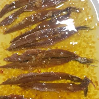 Bocata De Anchoas Con Rodajas De Tomate