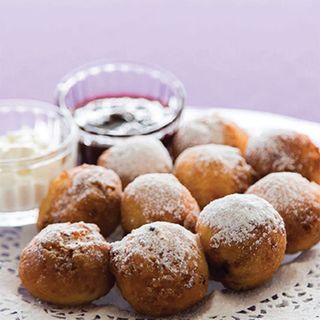 Papanaşi speciali cu smântână şi dulceață visine /nutella/350gr