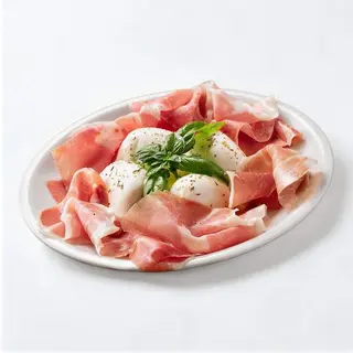 Prosciutto crudo e mozzarella di bufala