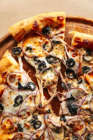 Піца Капрічоза (500г)