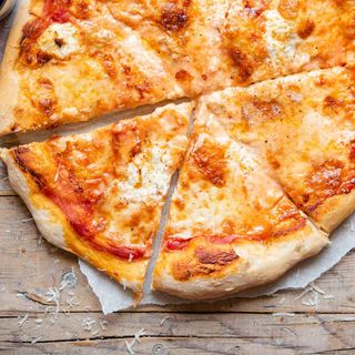 Pizza De Cuatro Quesos (33 Cm.)