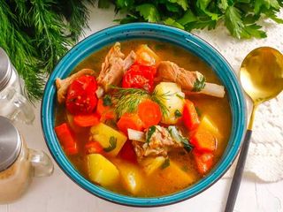 Шурпа с бараньими ребрами 