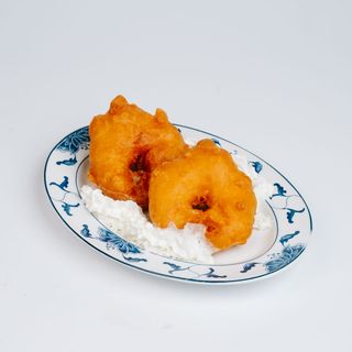Ananas w cieście z miodem i bitą śmietaną 200g