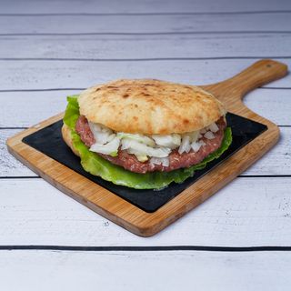 Pljeskavica sa lukom