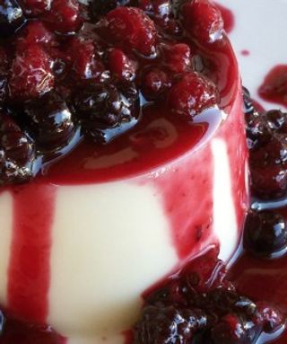 Panna cotta ai frutti di bosco