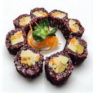 76. Uramaki noir vegetariano - 8 pezzi