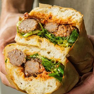 Sanduíche de Almôndegas e Mozzarella