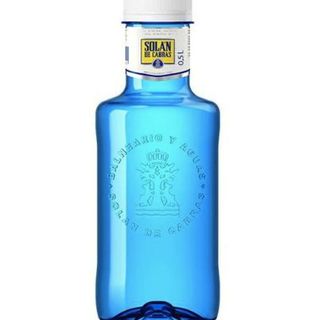 Agua mineral natural