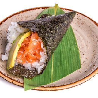 Salmon temaki