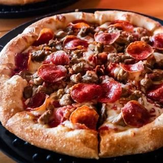 Pizza Grecka 45 cm,ser mozzarella,papryka,pomidor,oliwki,ser feta