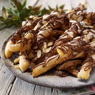 Straccetti napoletani con Nutella