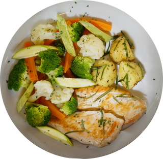 Пилешко филе на скара със задушени зеленчуци (320г)