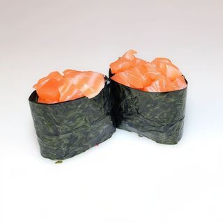 Gunkan con salmón (2 uds.)
