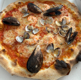 54. Pizza Frutti Di Mare (30 Cm.)