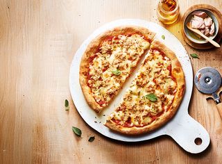 2 Pizzas au choix + 2 Frites + 2 Boissons