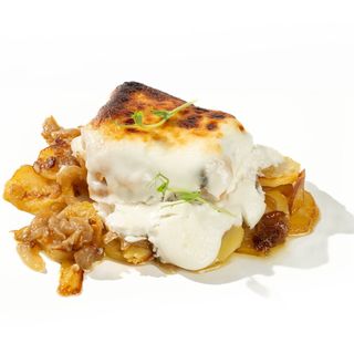 Bacallà Gratinat amb allioli I Patates Al Forn