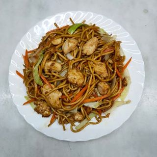 Tallarines Frito Con Pollo