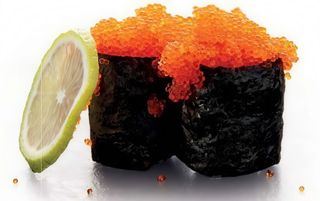 83 Gunkan Tobiko* avvolto da alga