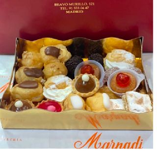 Surtido De Pasteles Tradicionales Caja (20 Uds.)