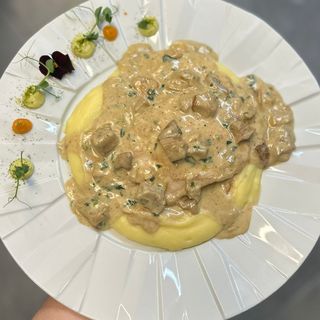 Escalop din piept de curcan, hribi, piure de cartofi