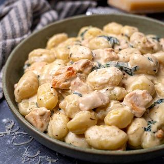 Gnocchi Alla creame Frango