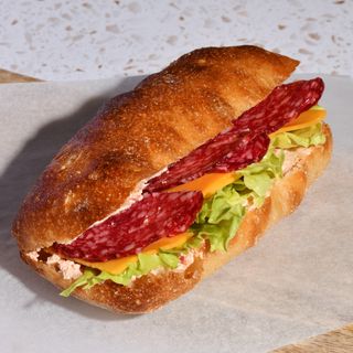 სენდვიჩი სალიამით