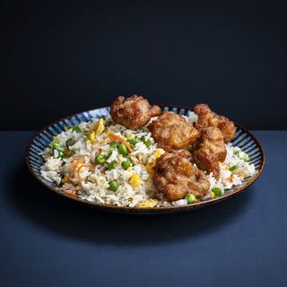 Arroz Frito Con Pollo Karaage
