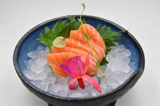 195-Sashimi sake - 6 pezzi