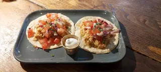 Tacos De Pollo Tinga (2 Uds.)