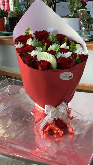 Bio 017 - Bouquet À La Main