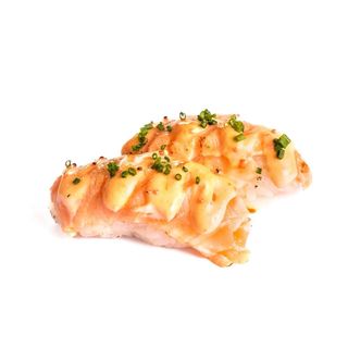 28.Nigiri Salmón Flameado (2 Pzs.)