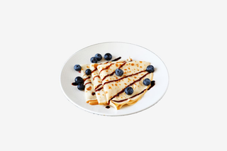 Clatite cu dulceata de afine