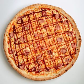 Пицца с сосисками BBQ