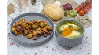 Supa cu galuste,cartofi nemtesti cu kaizer si carnati,salata de castraveti murati,chifla